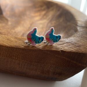 ⭐️ 2/$20 earring sets ⭐️ 
Set of floral chicken earrings NEW